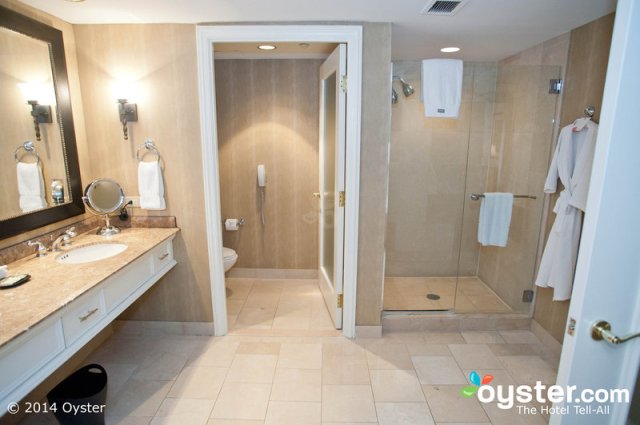 corner-suite--v1026982-57-800