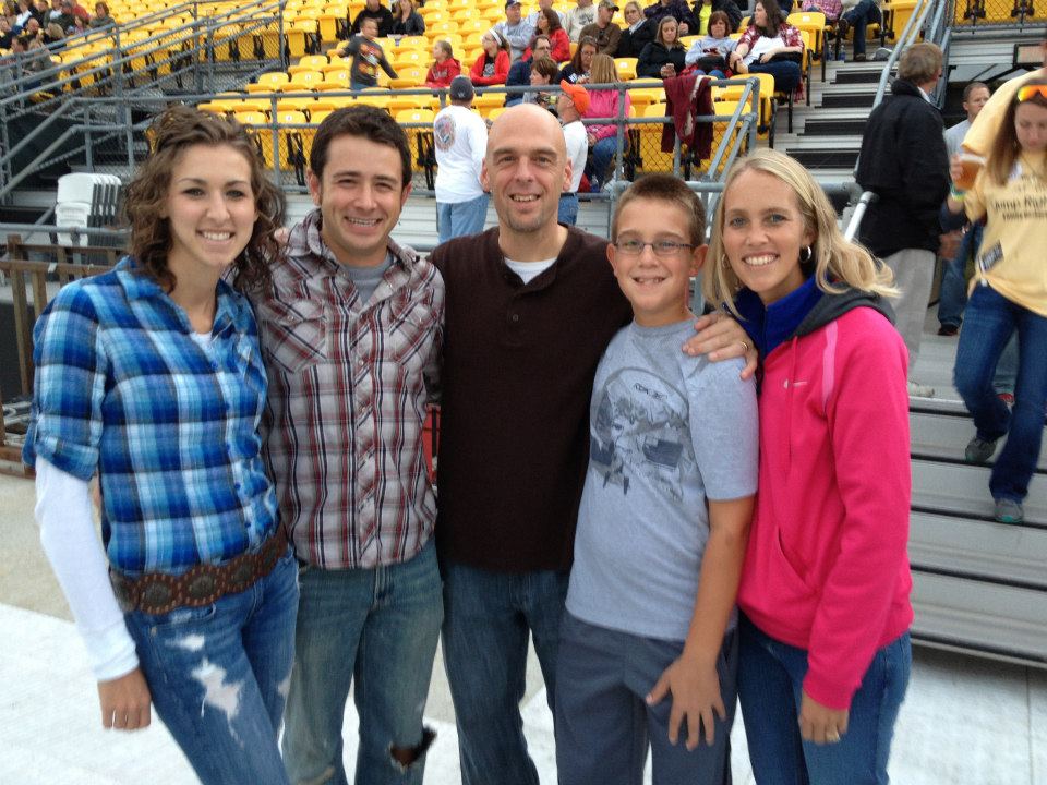 198727_10151118791188449_1984752879_n